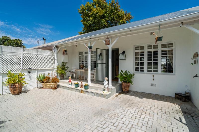 2 Bedroom Property for Sale in Harfield Village Western Cape